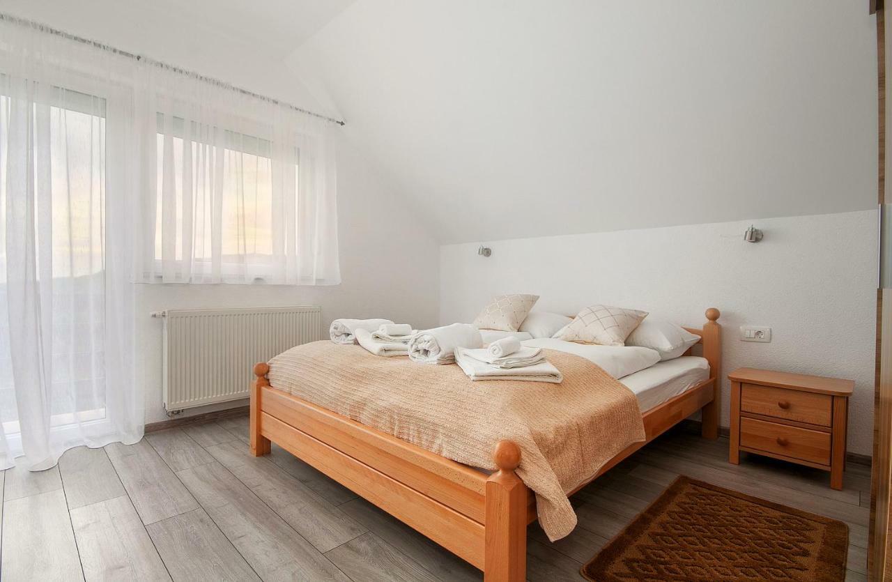 Apartment Josipa Selište Drežničko Exterior foto